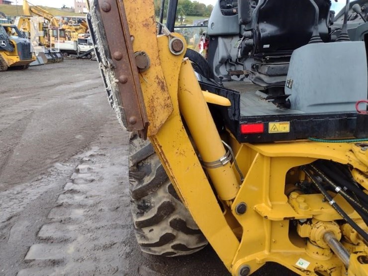 2004-caterpillar-416d-image-26
