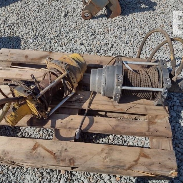 (2) WINCHES