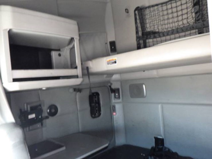 2018-kenworth-t680-image-12