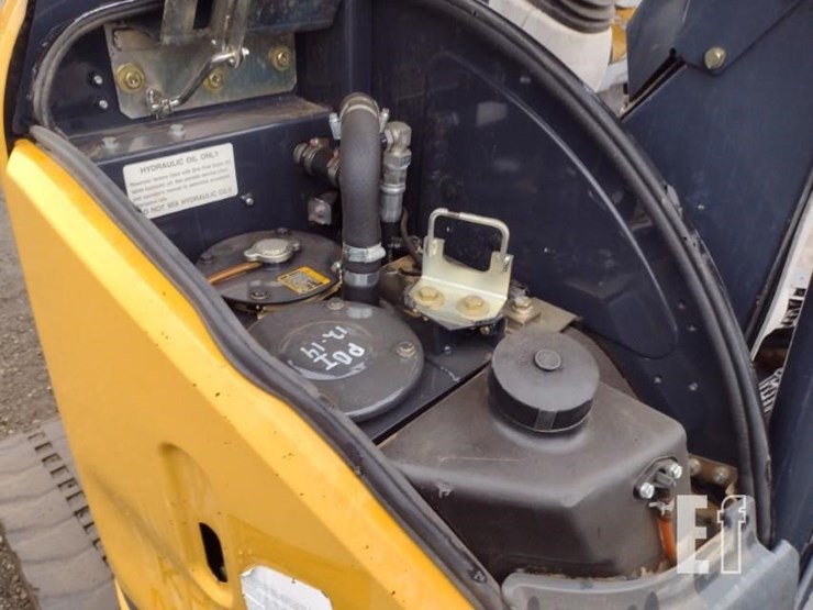 2015-deere-35g-image-42