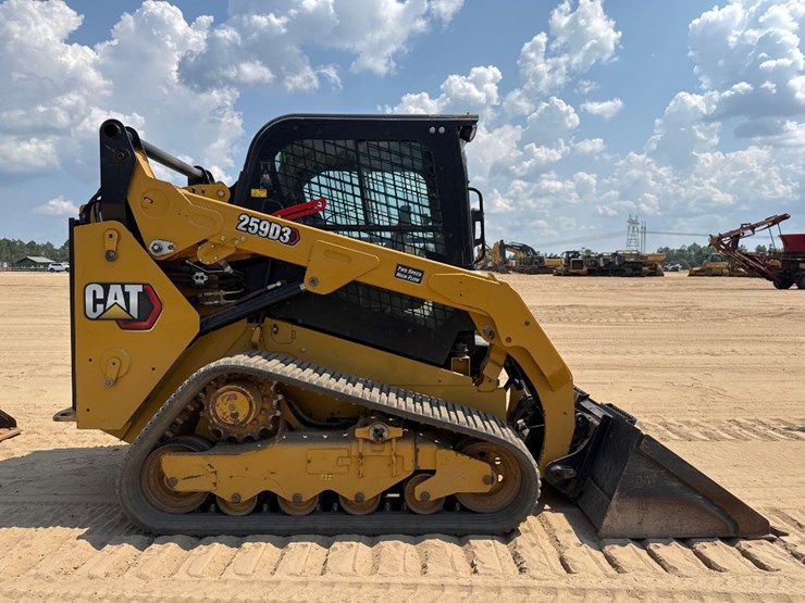 2023-caterpillar-259d3-image-5