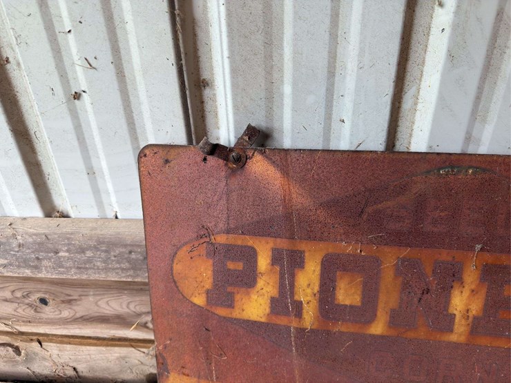 pioneer-seed-corn-sign-image-2