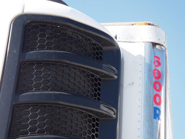 2016-utility-3000r-image-2