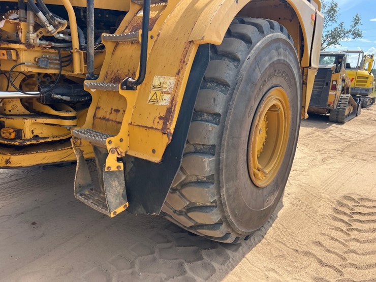 2019-caterpillar-740-gc-image-27