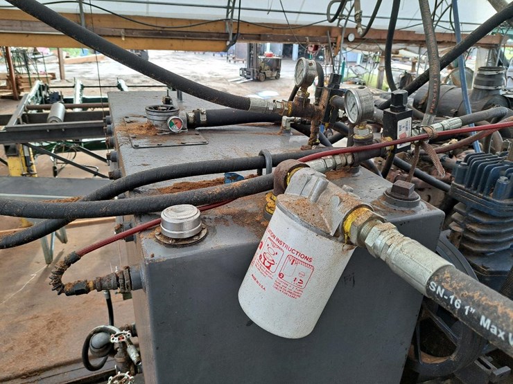 #125-•-hydraulic-tank-and-pumps-image-3