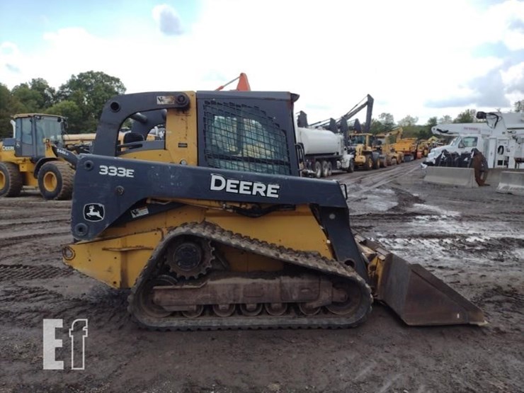 2015-deere-333e-image-3