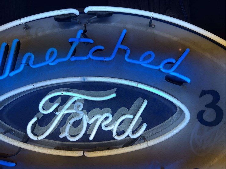 ford-neon-image-3