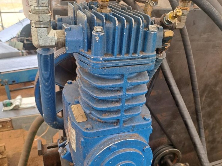 #124-•-air-compressor-quincy-image-4