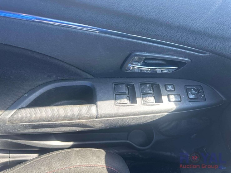 2017-mitsubishi-outlander-image-17