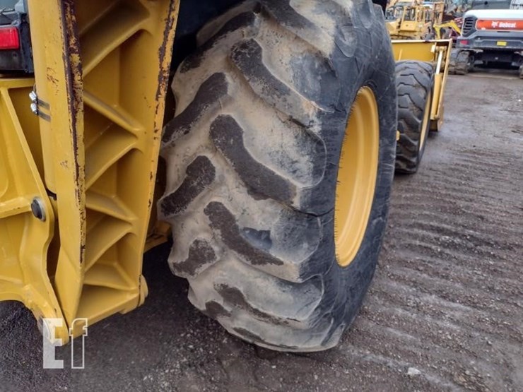 2004-caterpillar-416d-image-22
