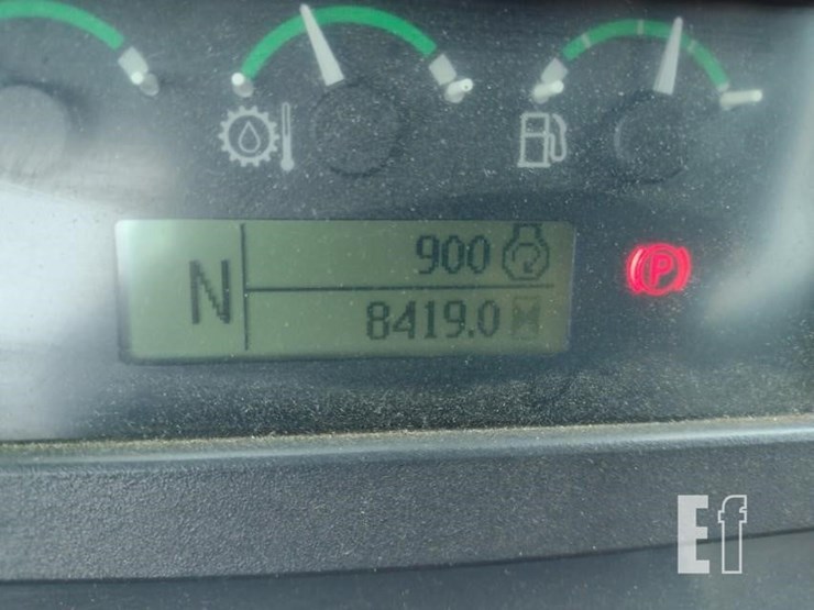 2019-deere-410l-image-6