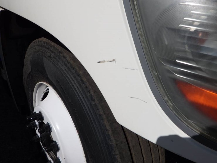2015-hino-268a-image-4