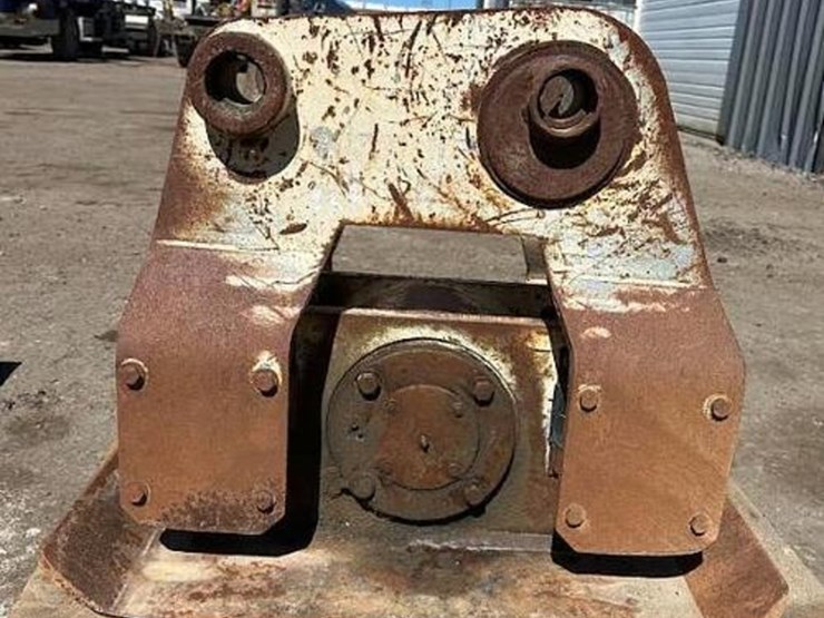 hydraulic-vibratory-plate-compactor-for-standard-backhoe-image-4