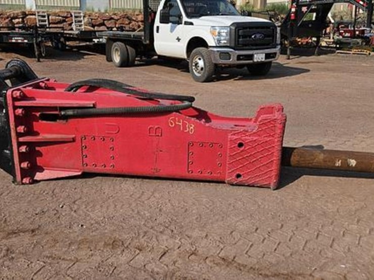 excavator-hydraulic-hammer-image-1
