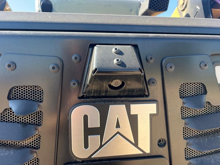 2024-caterpillar-255-skid-steer-image-16