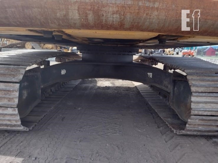 2013-deere-210g-lc-image-42