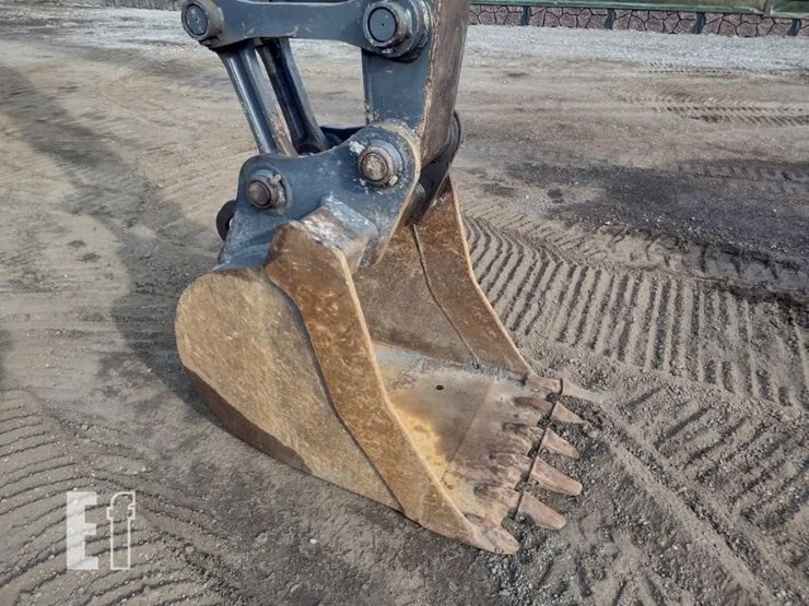 john-deere-210-image-15