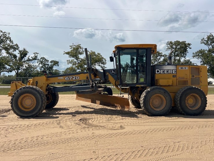 2008-deere-672d-image-1
