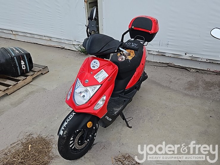 strada-50cc-scooter-(not-running)-image-1