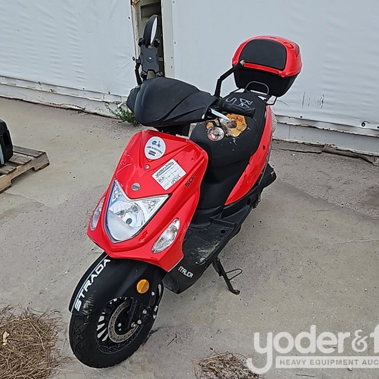 Strada 50cc Scooter (Not Running)
