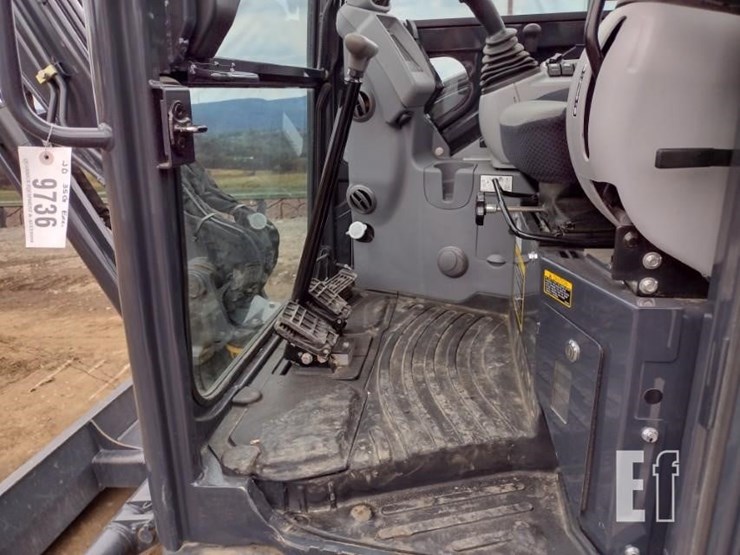 2023-deere-35g-image-12
