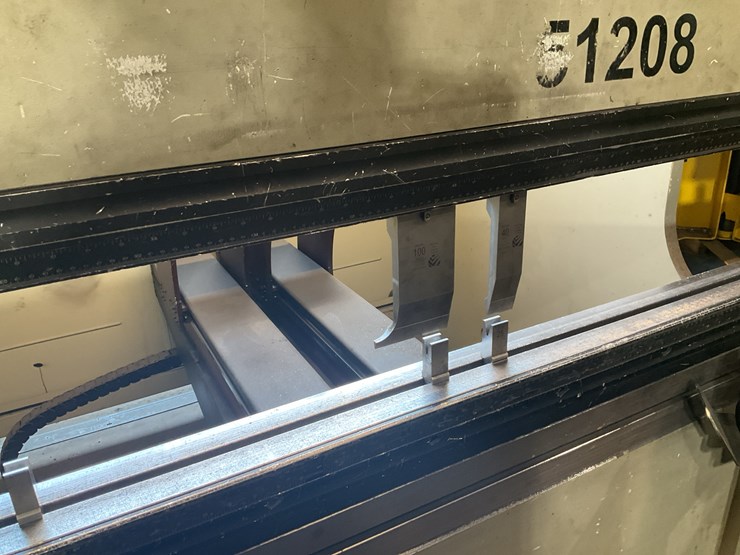 #100-•-2021-accurpress-accell-hybrid-image-12