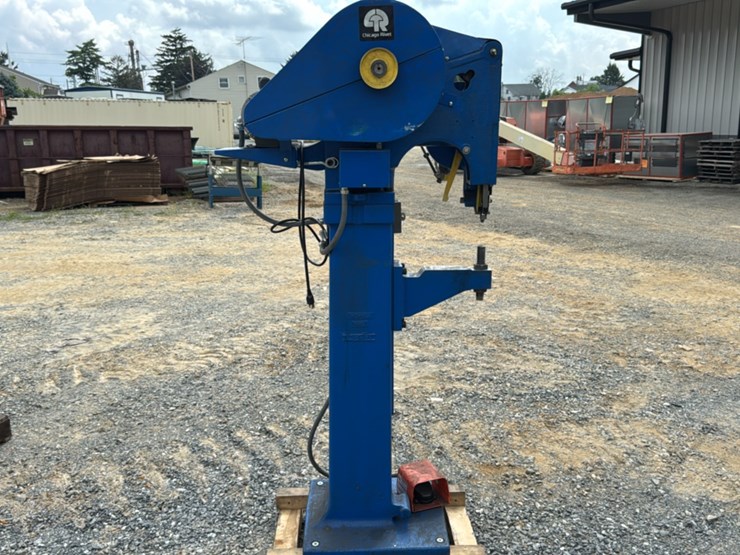 #132-•-rivet-machine-image-3