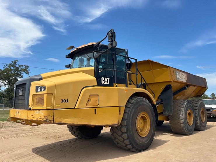 2019-caterpillar-740-gc-image-8