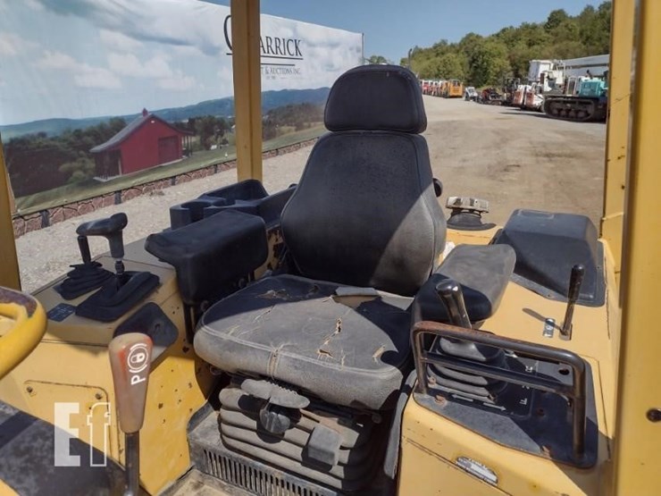 2000-deere-550h-lt-image-12