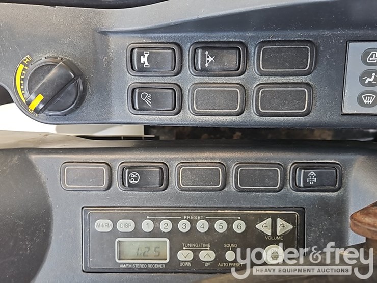 2015-kobelco-sk210-lc-9-image-43