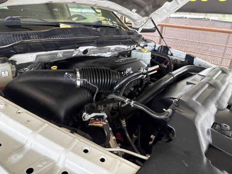 2015-ram-2500-slt-image-19