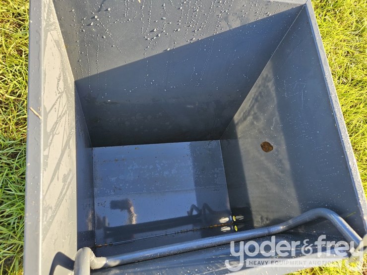 ir-dump-hopper-c/w-wheeled-base-image-5