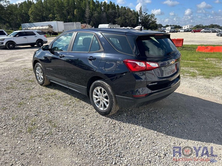 2021-chevrolet-equinox-ls-image-4