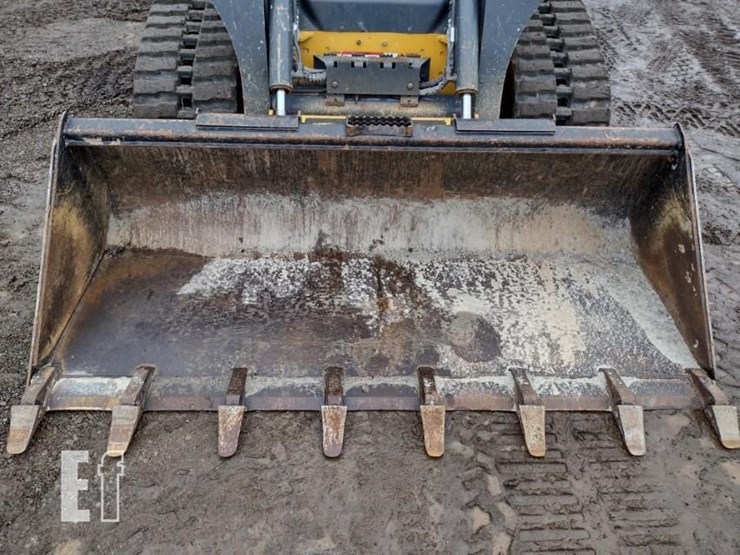 deere-325g-image-16