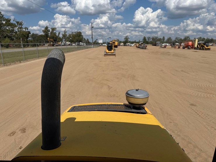 2012-jcb-930-image-27