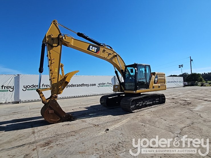 2019-caterpillar-320-image-1