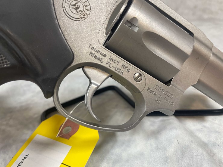 #4820-•-taurus-model-85-38-spl-revolver,-sn:-is36555-image-9