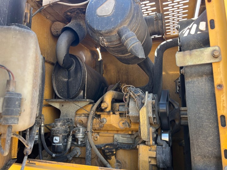 2000-deere-444-image-17