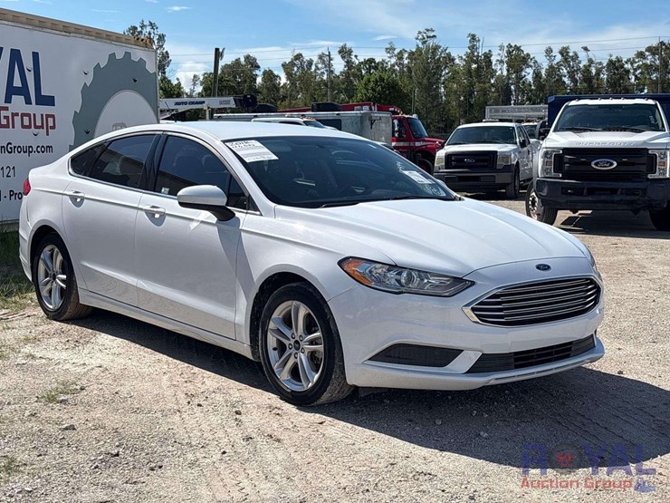 2018-ford-fusion-hybrid-sedan-image-2
