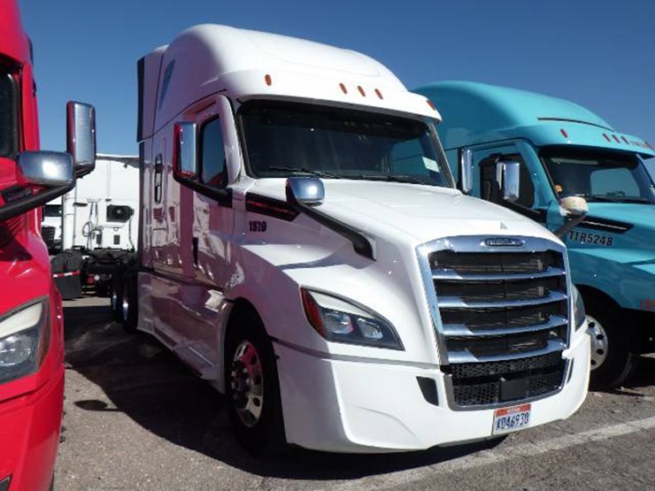 2023-freightliner-cascadia-126-image-2