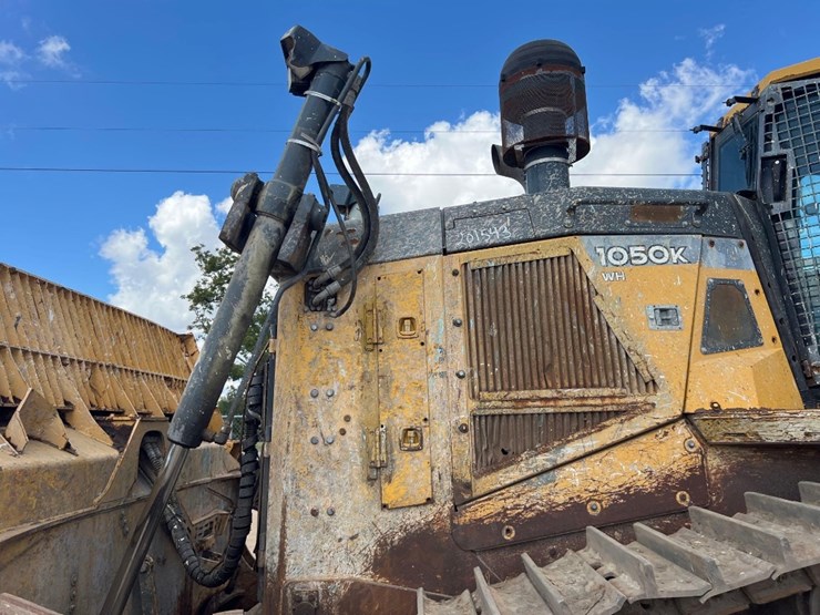 2015-deere-1050k-image-34