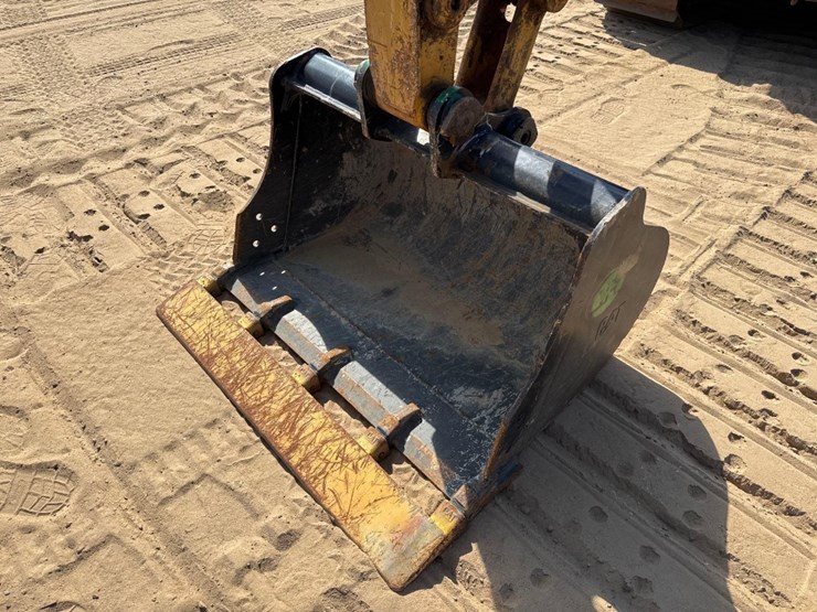 2022-caterpillar-303-image-25