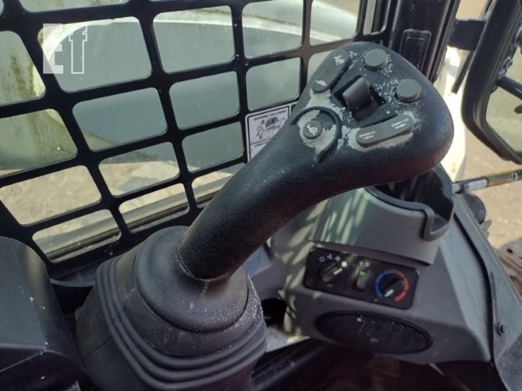2022-bobcat-s740-image-11