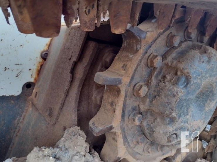 2020-bobcat-t595-image-22