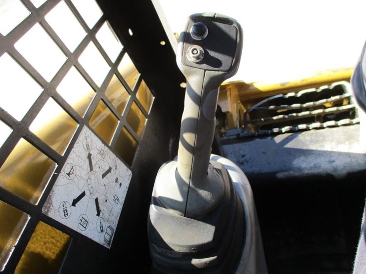 2007-caterpillar-246b-image-9