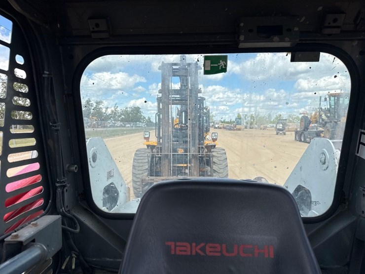 2015-takeuchi-tl10-image-28
