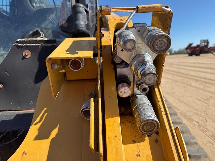 2020-caterpillar-299d3-xe-image-22