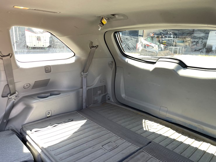 2016-toyota-highlander-image-39