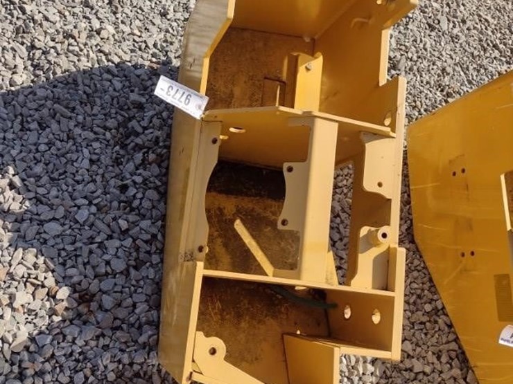 john-deere-wheel-loader-fenders-image-2