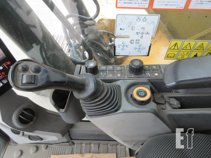 2018-caterpillar-320-image-10